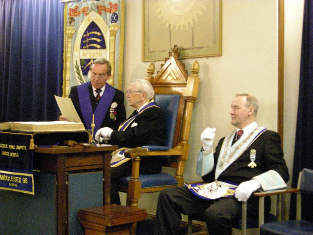 W.Bro.Peter takes the Chair again in 2007